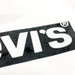 Levi’s Women's Relaxed Fit Graphic Raw Cut Hem Sweatshirt In White - Image 12