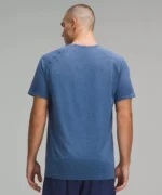 Lululemon Slim Fit Metal Vent Tech Short-Sleeve Shirt In Night Sea/Soft Denim - Image 4